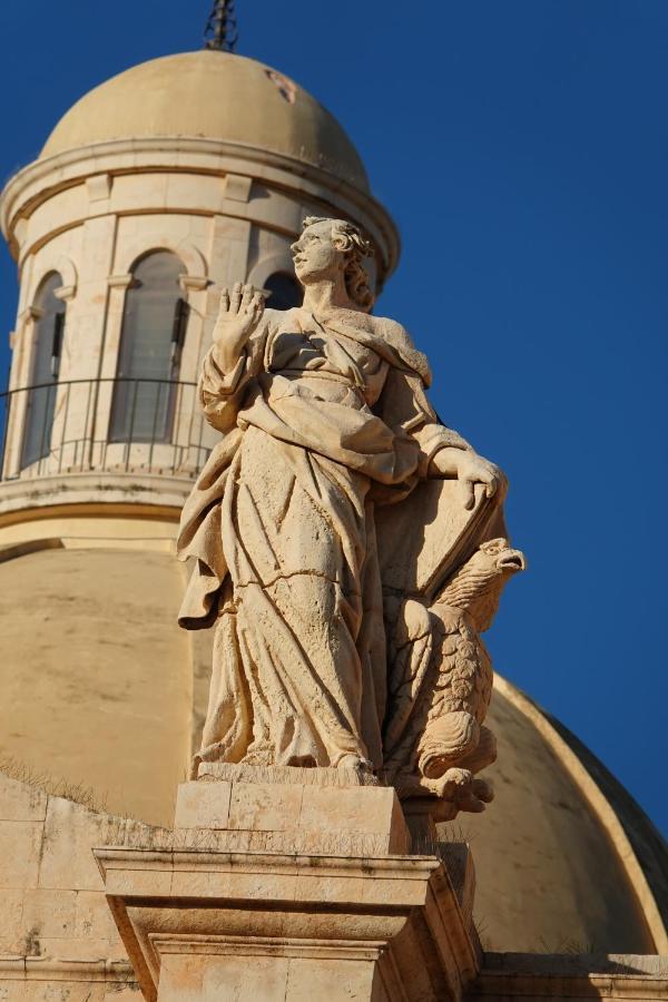 Casa Bommegna Villa Noto Bagian luar foto