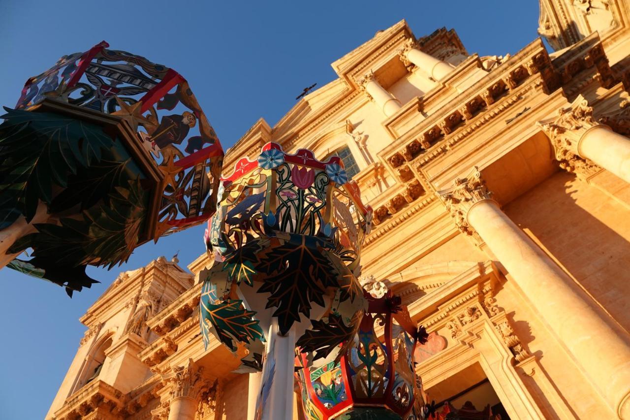 Casa Bommegna Villa Noto Bagian luar foto